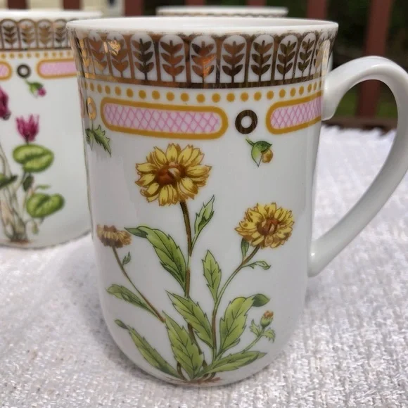 Vintage Georges Briard Floral Potpourri Collection Mugs, Set of 4 - Picture 2 of 11
